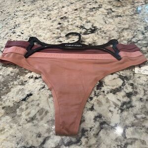 Calvin Klein Thongs 2 Pairs